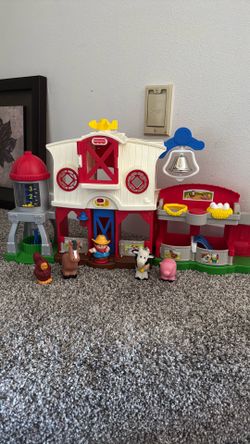 Little People Farm includes off brand animals
