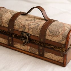 Vintage 2000s Wooden Wine Bottle Box Treasure Chest Map Print Gift, 13x5x4.5”