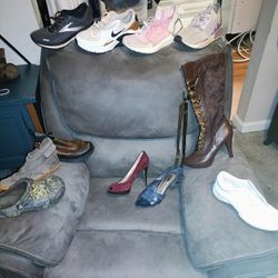 11 Pair Of Women's Size 8 Shoes 