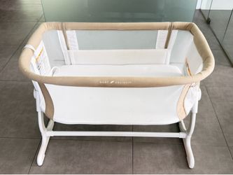 Baby Delight Beside Me Dreamer Bassinet & Bedside Sleeper – Portable Crib
