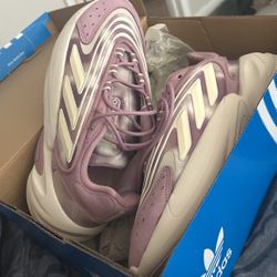 Adidas Size 8 Brand new 