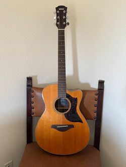Yamaha AC1R VN Acoustic-Electric Guitar – Excellent Condition – Solid Spruce Top
