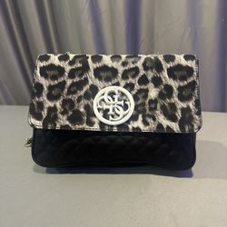 Guess Handbag Leopard Style w/Stap 