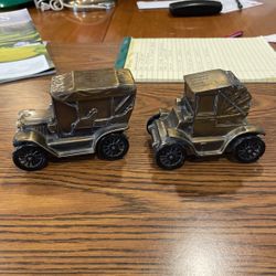 2 Metal Antique Car Coin Banks With Catskills Savings Bank Catskill Ny On The Roofs Ex Cond