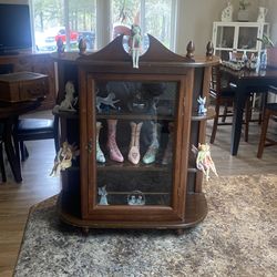 Wooden cabinet with a variety of nice things