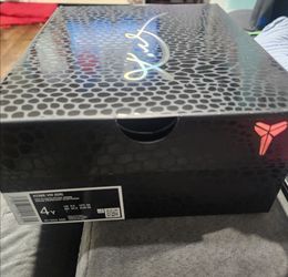 KOBE 8  Mambacurial sz 4y