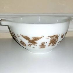 Vintage Early American Pyrex Bowls