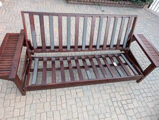 Strata Queen Wallhugger Futon