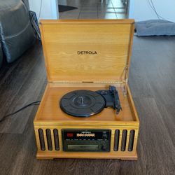 Detrola KM837 Record Player Turntable Cassette Am/Fm Radio CD Stereo System READ!!!
