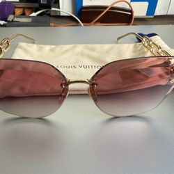 BRAND NEW 🔥  Louis Vuitton Jewel Cat Eye Sunglasses