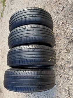 Set of 4 nice Michelin premier 235/65/18 ( We install & balance)
