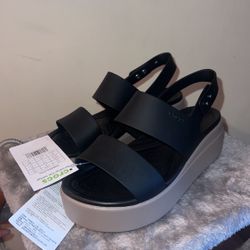 Brooklyn Low Wedge Crocs 