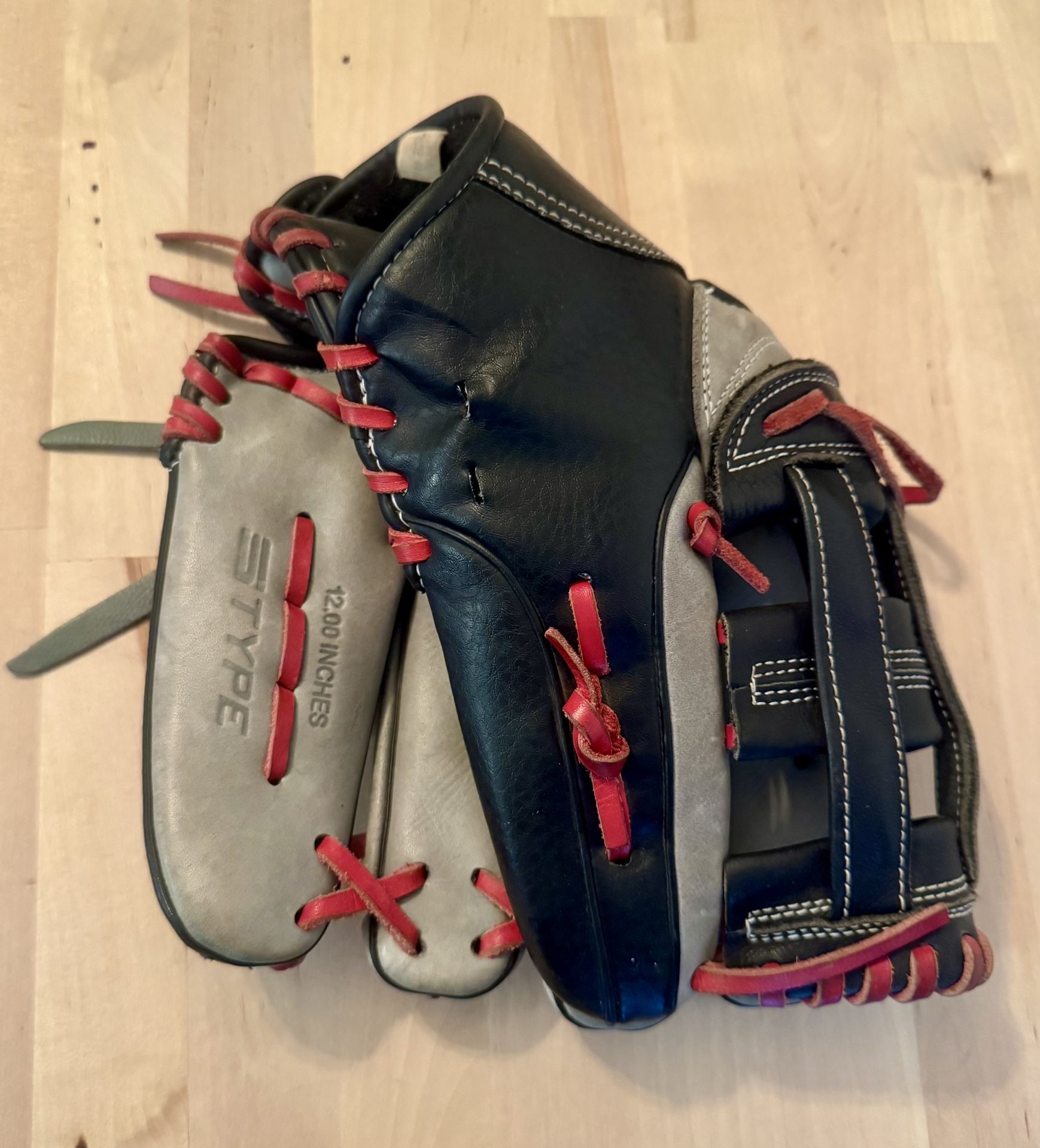 Marucci Baseball glove