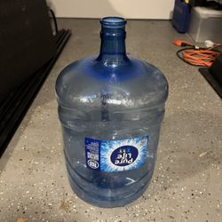 5 gallon water container