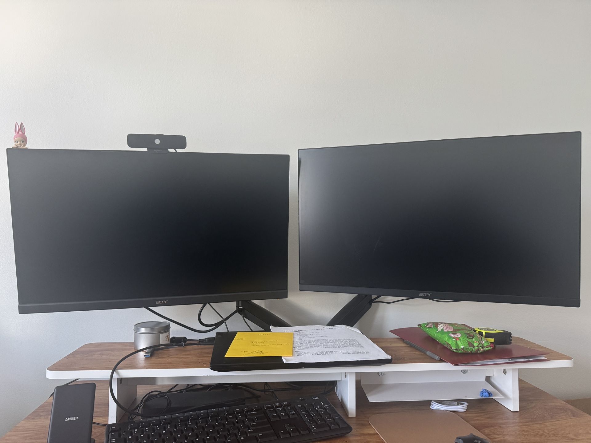 Package Deal: Dual Monitors + Mount – Great Condition