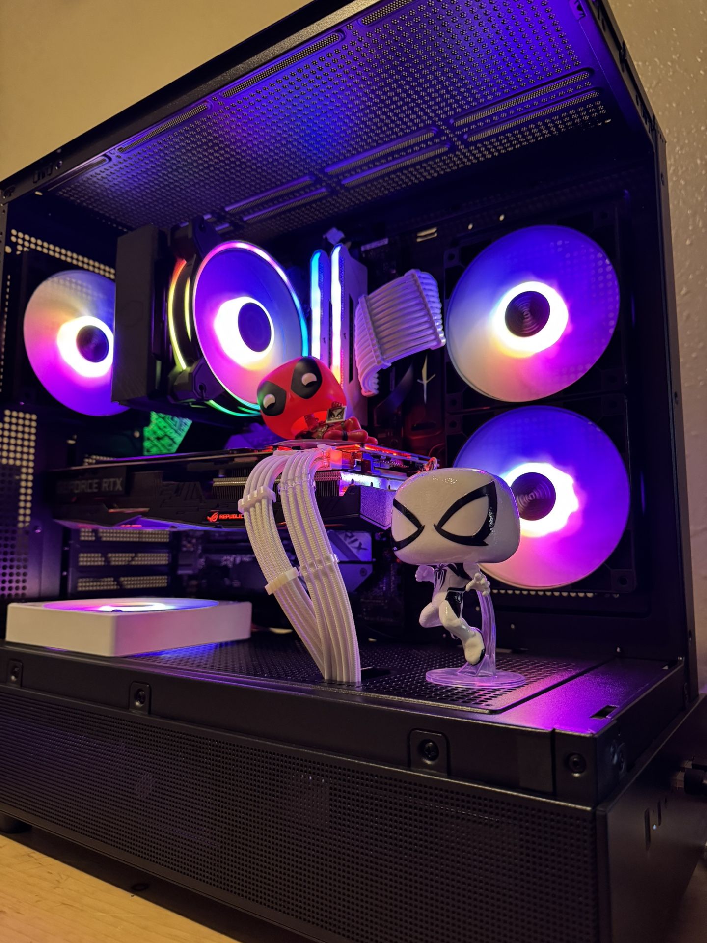 Gaming PC - i7-9700K & RTX 2070 - Deadpool & Spider-Man Themed Build