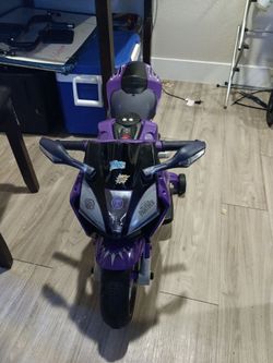 Mini bike runs on a little 24 volt battery or maybe it's a 12 volt battery works good need a new battery perfect