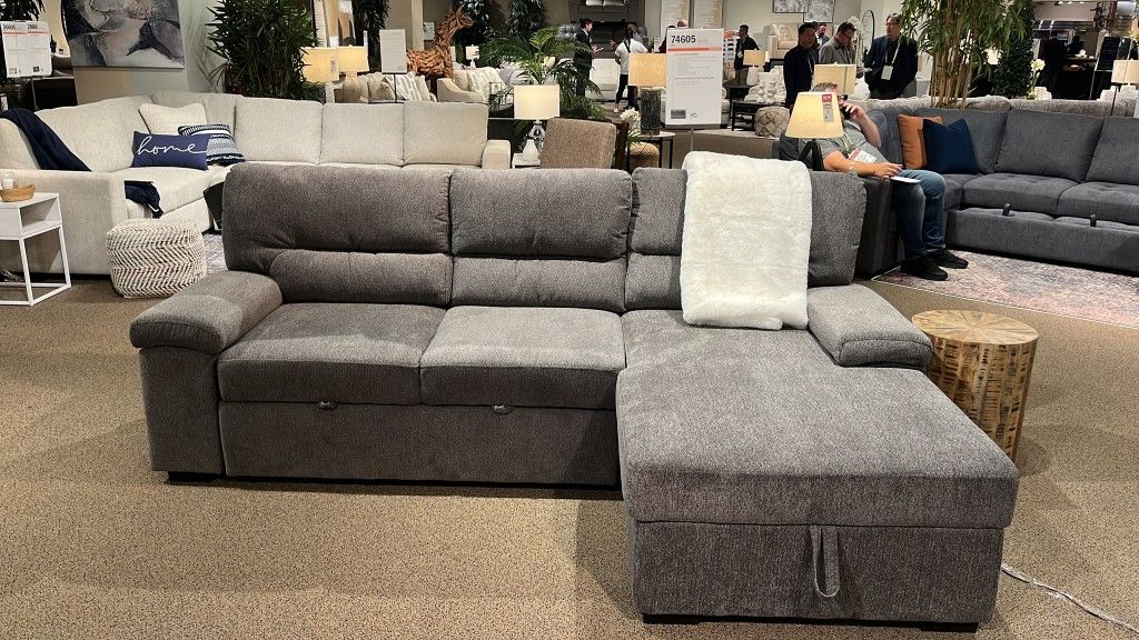 💥Yantis Gray Sleeper Sectional with Storage💥👈Financing Available Only $10 Down Payment🥳