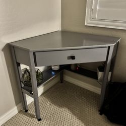 Corner Table