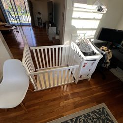 Baby Crib With Changer (price negoteable)