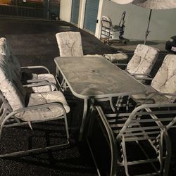 6 Chair Patio Set With Umbrella And Base And 2 Extra Seats