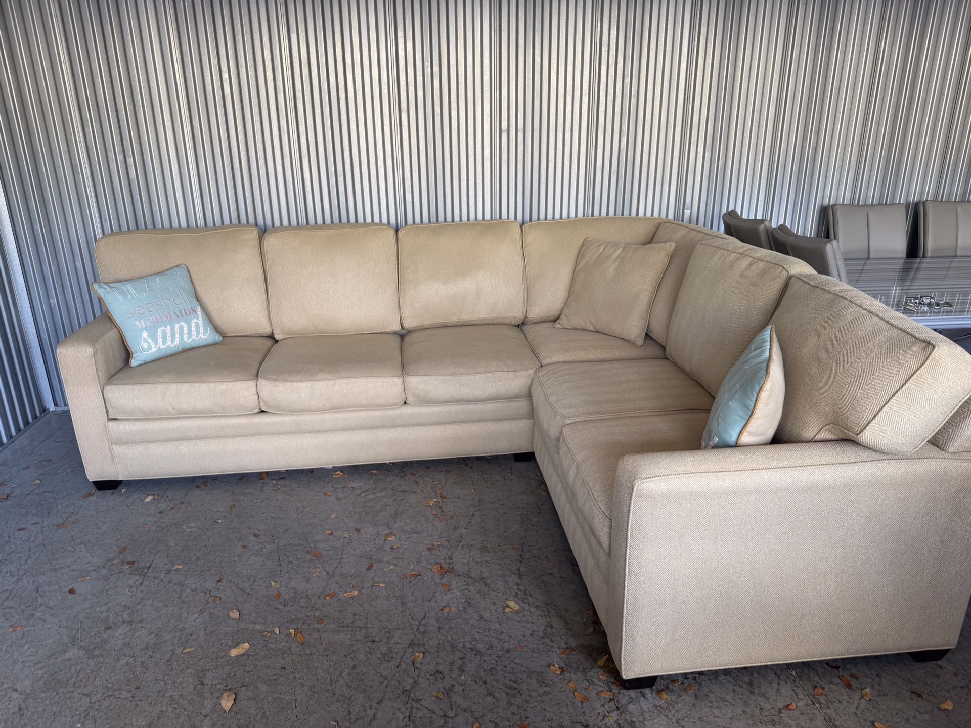 Stunning High End Robb & Stucky Coastal Queen Sleeper Sectional Sofa(Mattress Never Used )