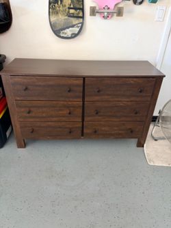 6 drawer Dresser