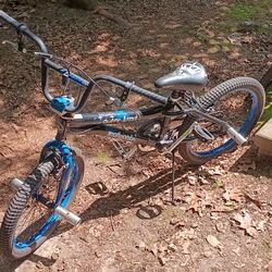 Mongoose Freestyle BMX Boys Bike Pegs 20x2.35" Big Tires