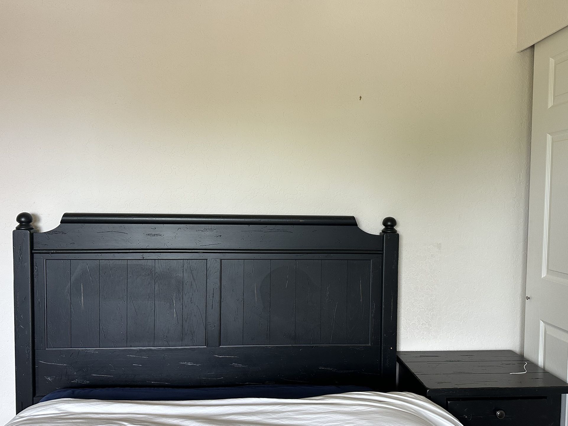 Broyhill Attic Heirloom Bedroom Set