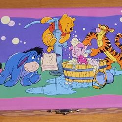 WINNIE THE POOH  WIND UP MUSIC BOX 