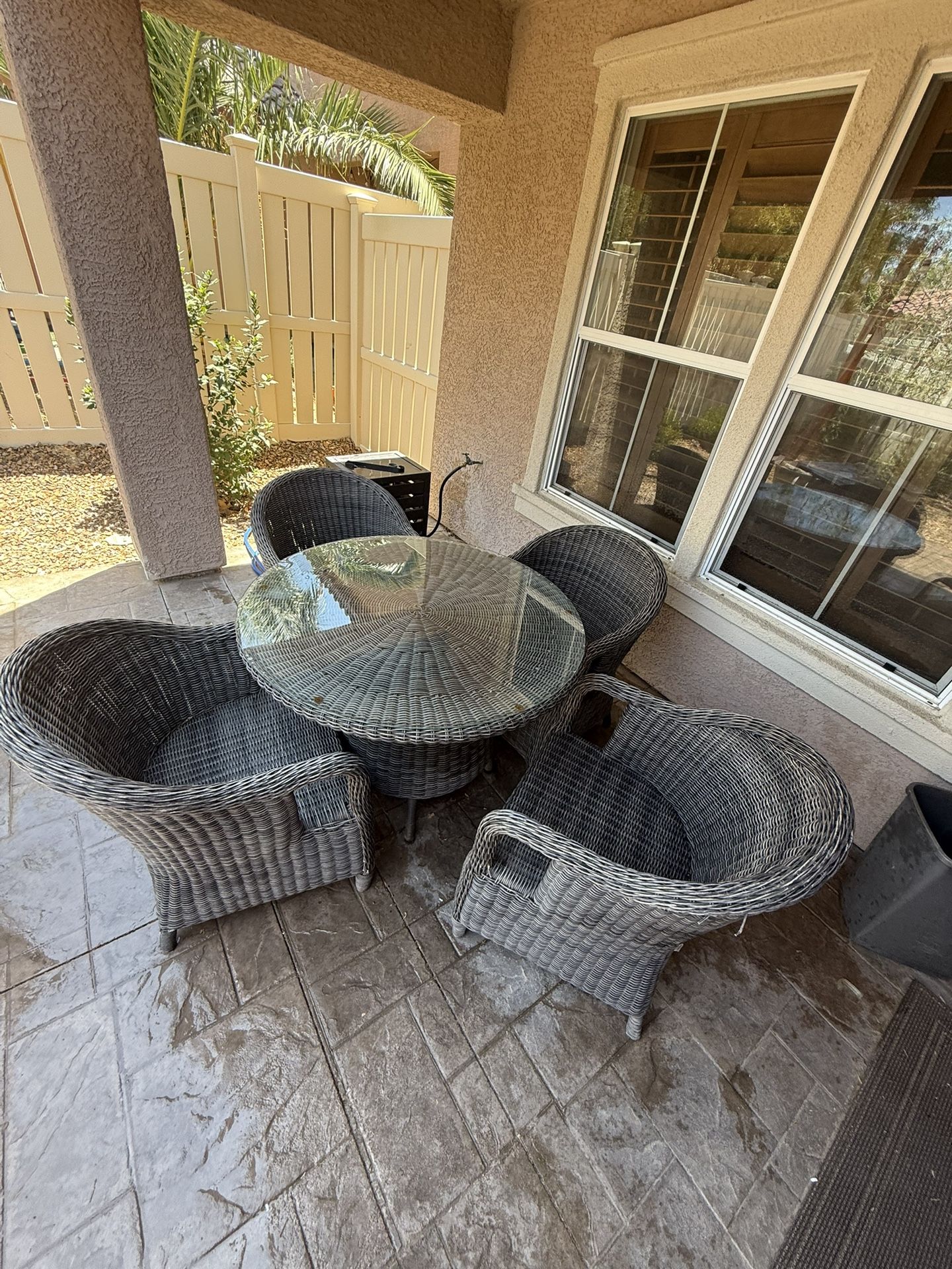 Patio Furniture - Table Set