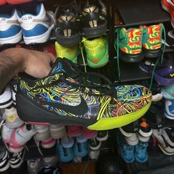 Kobe 4 Wizenard Size 14