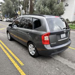 2008 KIA Rondo