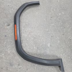 Gmc Canyon AT4 4WD OEM Rt Fender Flare 