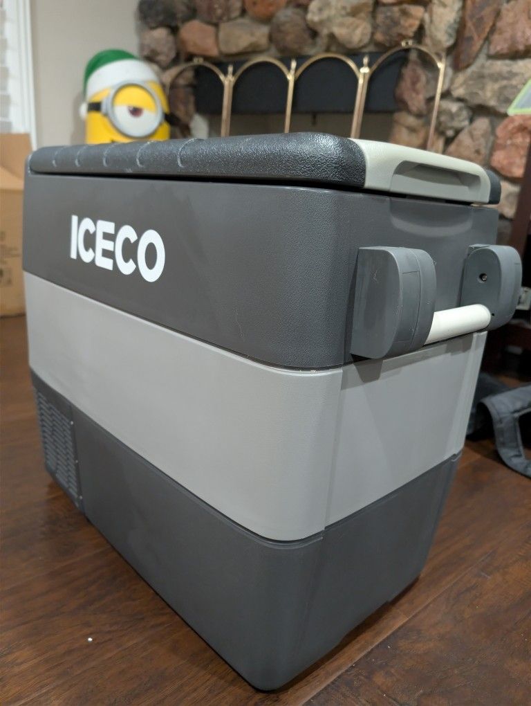 ICECO JP50 w/ Insulated Cover & Slider 