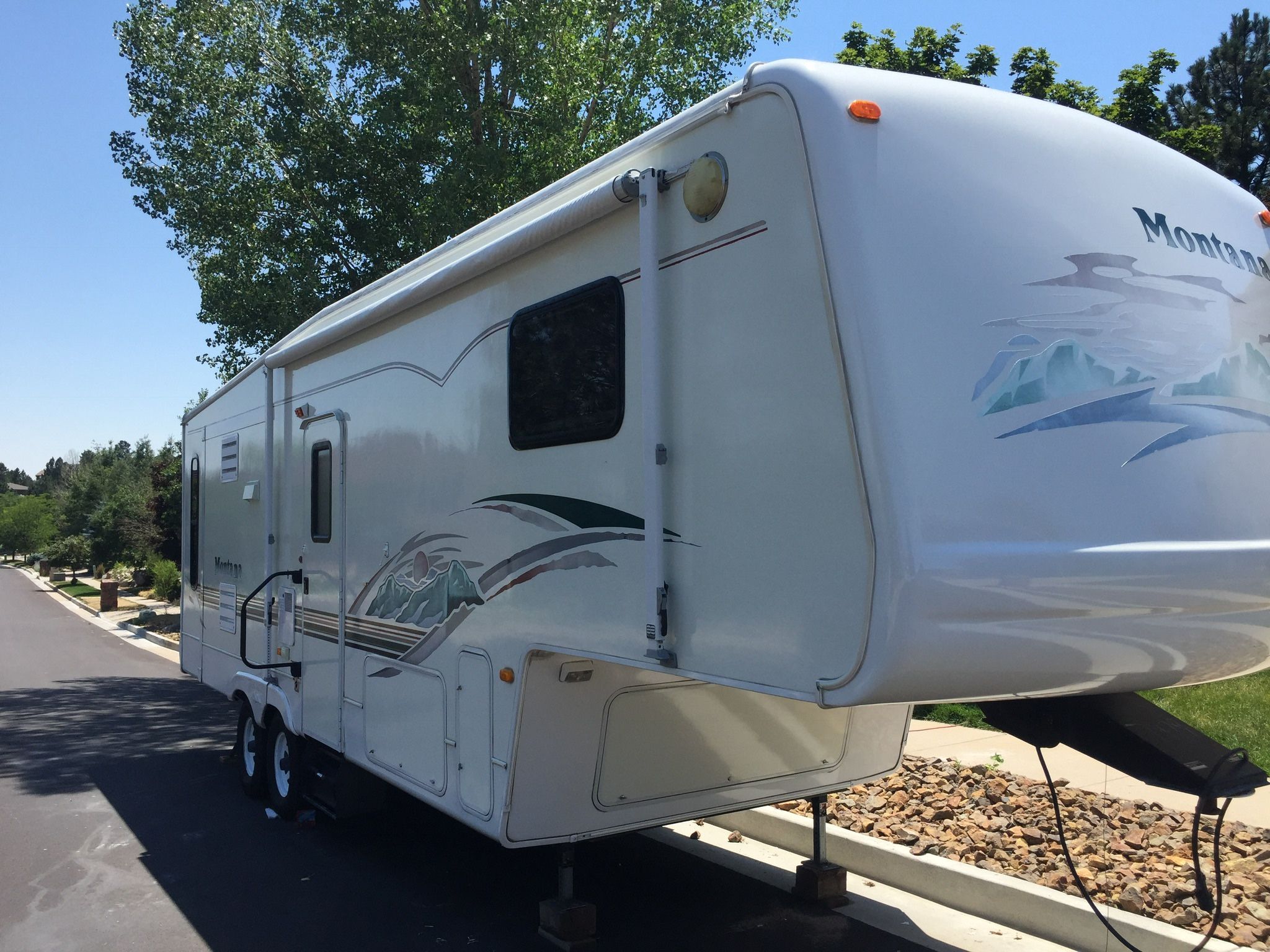 2002 Keystone Montana 2880RL