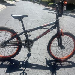 Kent boys 18 Inch BMX Bicycle