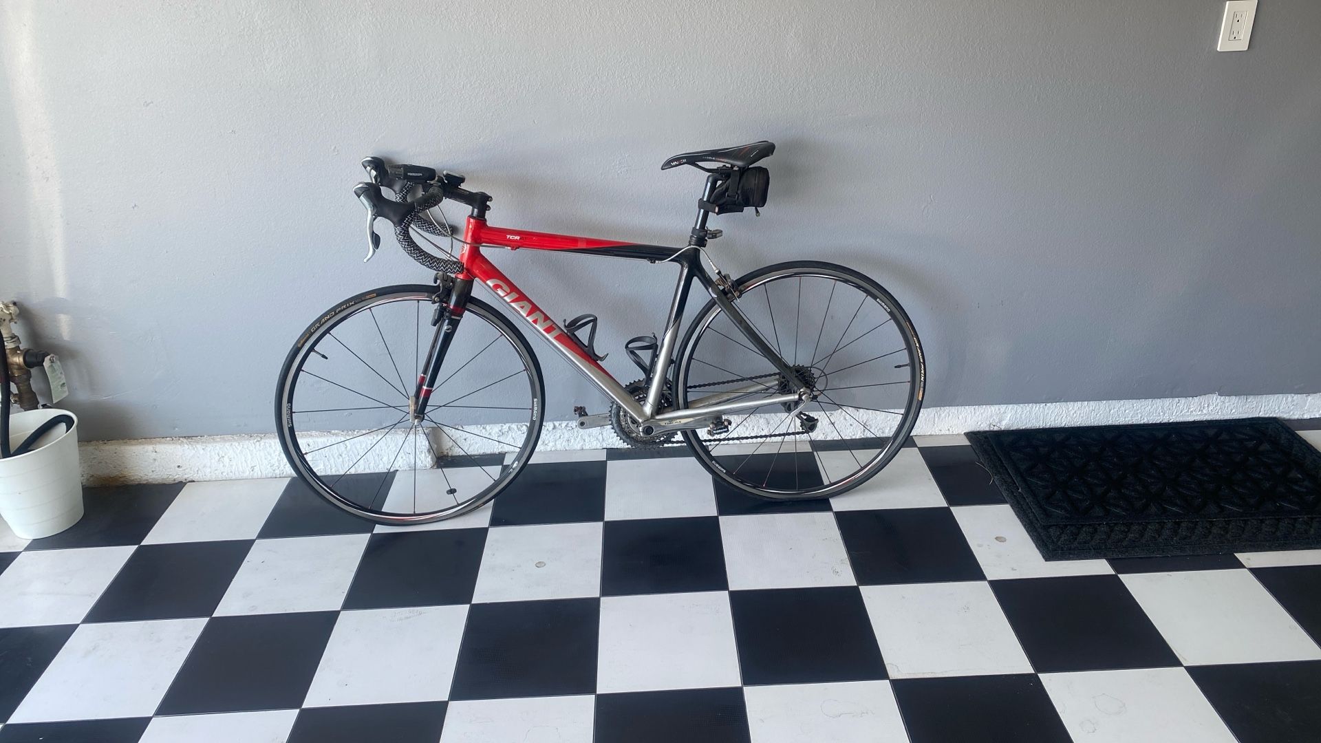 Giant Road Bike