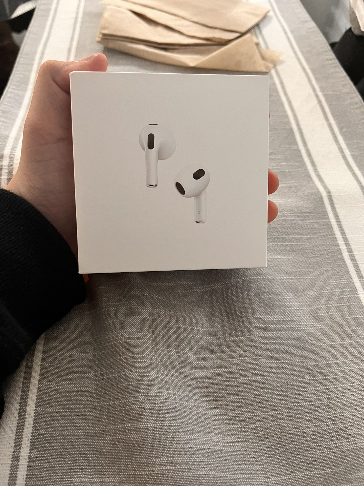Apple AirPods Generation 3