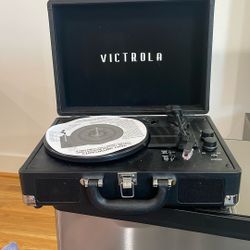 Victrola BT Suitcase record player