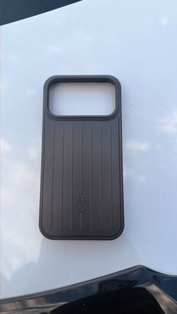 17 pro max Rimowa