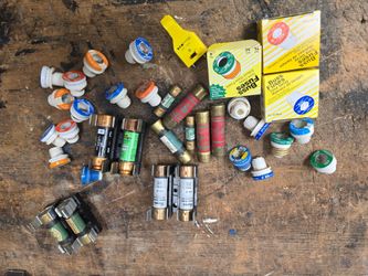 Assortment of fuses
