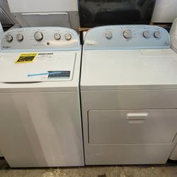 Used Like New Whirlpool Top Loading Washer With Agitator And Gas Dryer Set 
