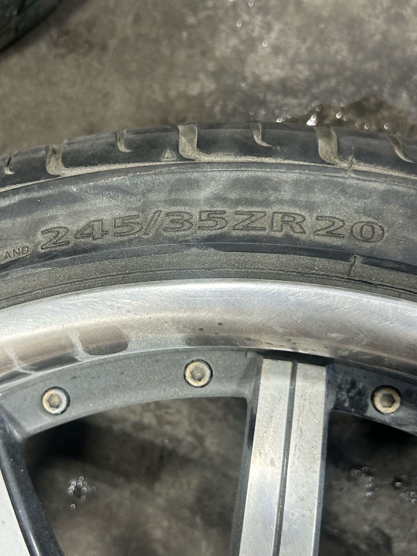 Rims staggered