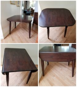 Table with four matching chairs excellent condition