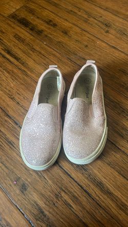 Girls pink sparkly shoes