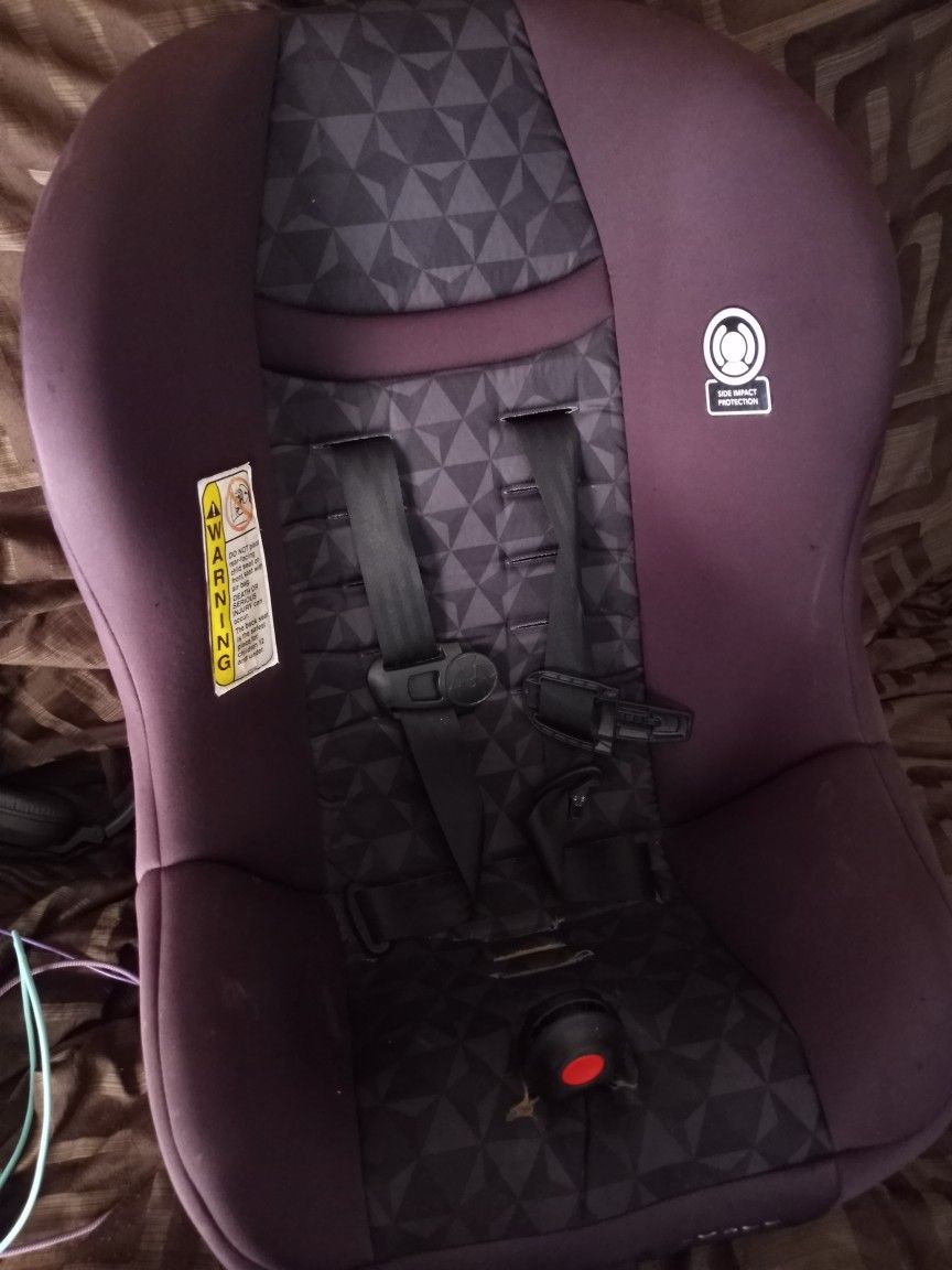 2 Baby Car Seats 