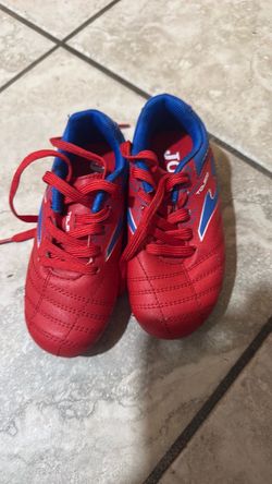 Kids cleats