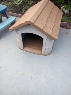 Dog house $40