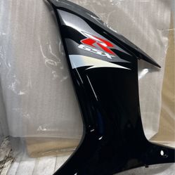 Suzuki Gsxr (contact info removed) OEM Right Fairing